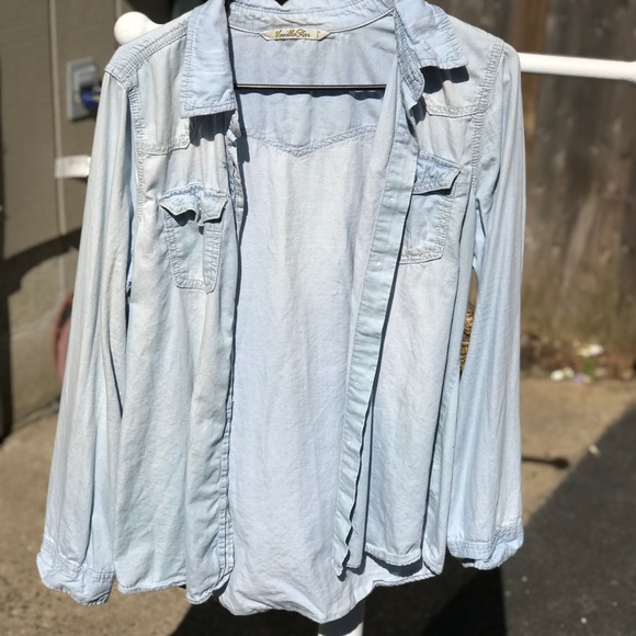 Light blue jean button down - Picture 1 of 3